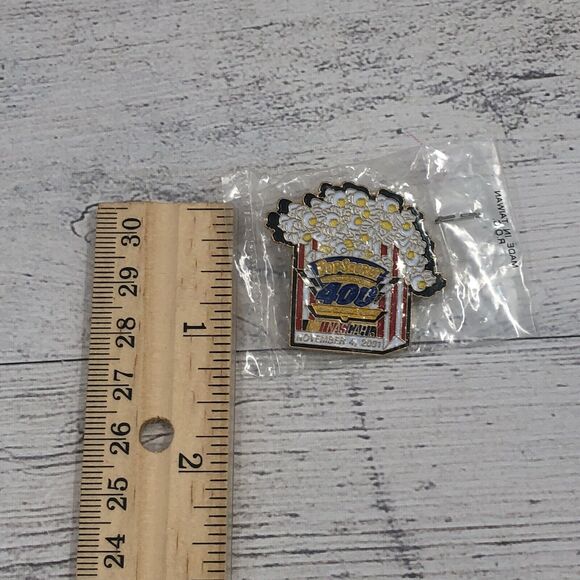 2001 Pop Secret 400 Rock Rockingham North Carolina Speedway NASCAR Race Hat Pin - Picture 5 of 5